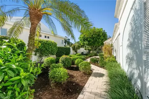 832 Rue Deville #5, Naples, FL 34108 photo 3