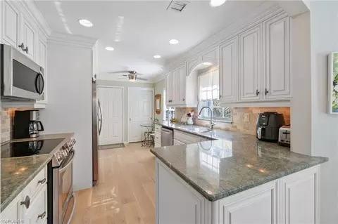832 Rue Deville #5, Naples, FL 34108 photo 11