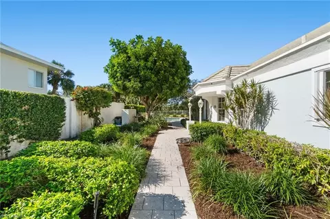 832 Rue Deville #5, Naples, FL 34108 photo 4