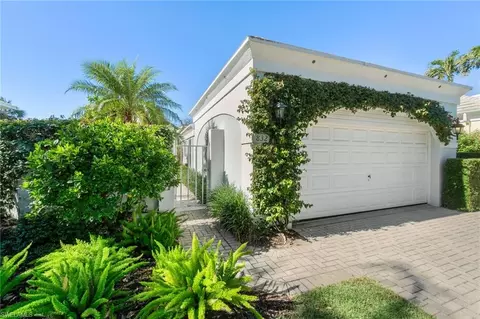 832 Rue Deville #5, Naples, FL 34108 photo 2