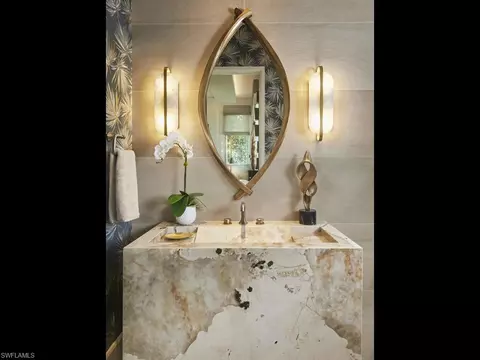 Bath - 477 3rd St N, Naples, FL 34102 photo 3 of 3