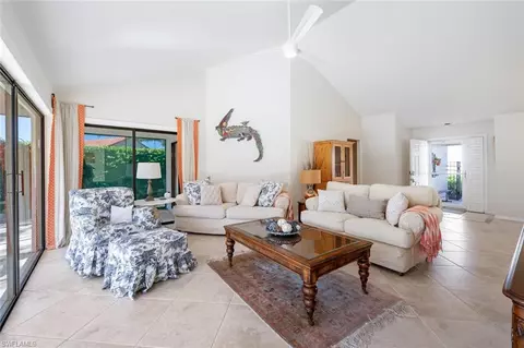 802 Reef Point Cir, Naples, FL 34108
