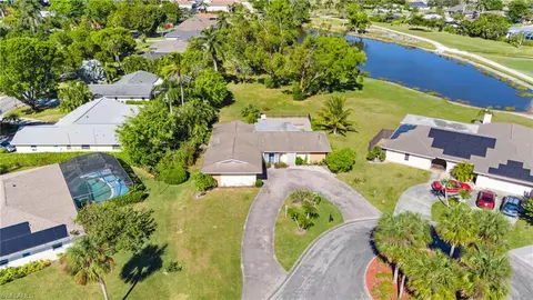 49 Thorncrest Ln, Naples, FL 34113 photo 4