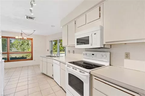 49 Thorncrest Ln, Naples, FL 34113 photo 12