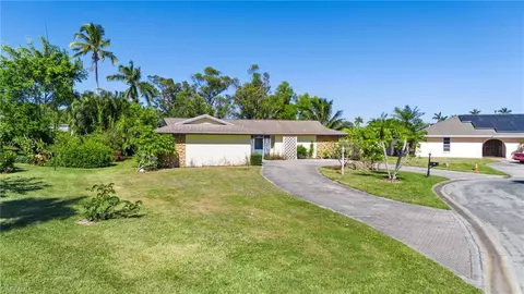 49 Thorncrest Ln, Naples, FL 34113 photo 42