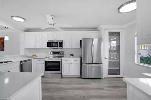 409 Gabriel Cir #2203, Naples, FL 34104