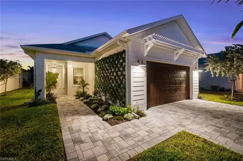 143 Cambria Ln, Naples, FL 34112
