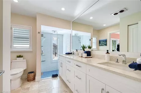 Bath - 24 Pelican St E, Naples, FL 34113 photo 4 of 5
