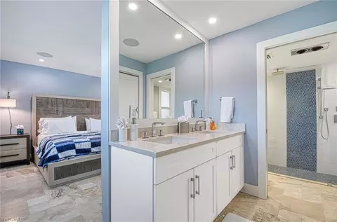 Bath - 24 Pelican St E, Naples, FL 34113 photo 2 of 5