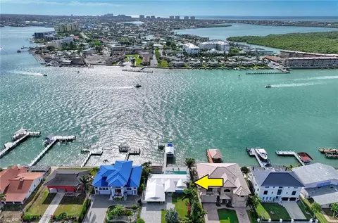 View/Area - 24 Pelican St E, Naples, FL 34113 photo 2 of 3