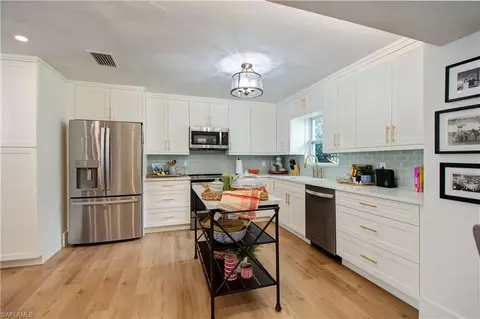 5 Pelican St E, Naples, FL 34113 photo 12