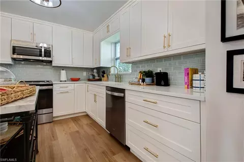 5 Pelican St E, Naples, FL 34113 photo 14