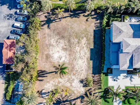 3940 Crayton Rd, Naples, FL 34103 photo 6
