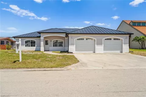 18307 Cutlass Dr, Fort Myers Beach, FL 33931