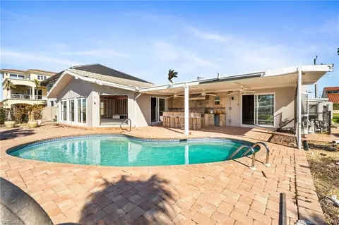 18308 Cutlass Dr, Fort Myers Beach, FL 33931