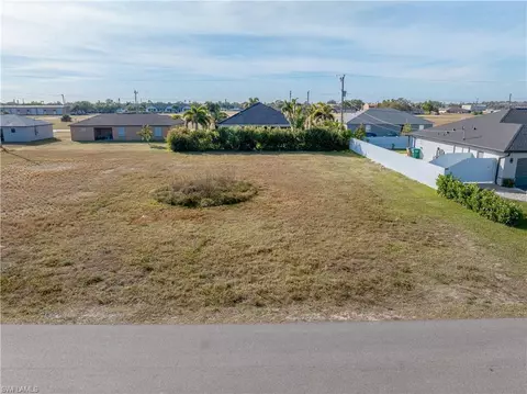 904 NE 9th Ter, Cape Coral, FL 33909