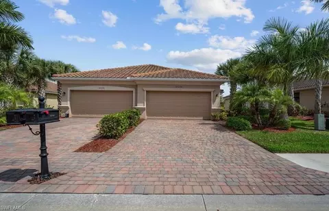 14594 Grapevine Dr, Naples, FL 34114