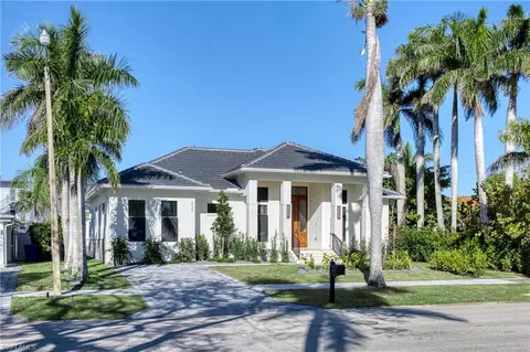 629 10th St N, Naples, FL 34102