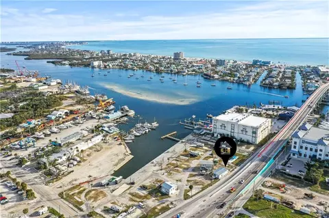 19281 Apt 29 San Carlos Blvd, Fort Myers Beach, FL 33931
