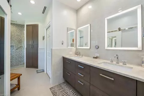 Bath - 535 Eagle Creek Dr, Naples, FL 34113 photo 1 of 4