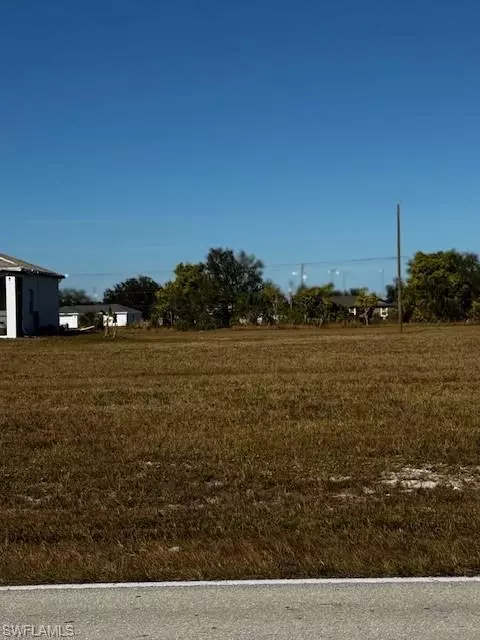 1715 Tropicana Pkwy W, Cape Coral, FL 33993