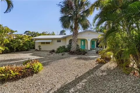 3757 Tropical Point Dr, Saint James City, FL 33956