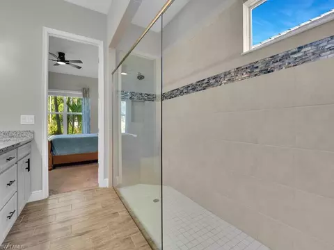 Bath - 3584 Pilot Cir, Naples, FL 34120 photo 3 of 6