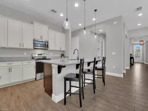 Kitchen - 3584 Pilot Cir, Naples, FL 34120 photo 3 of 4