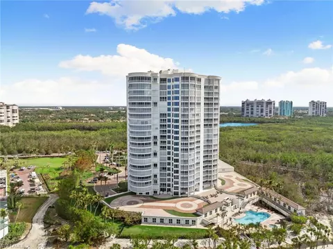 8111 Bay Colony Dr #401, Naples, FL 34108
