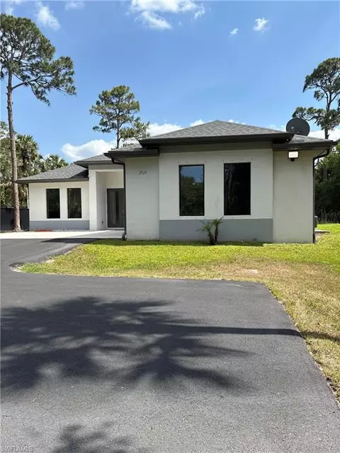 2524 64th Ave NE, Naples, FL 34120