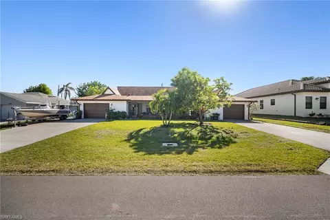 692 108th Ave N, Naples, FL 34108