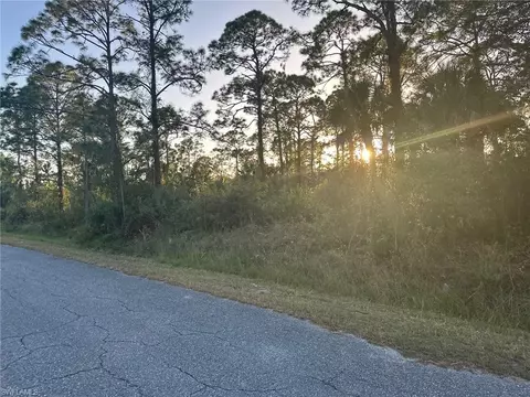 917 Edison Ave, Lehigh Acres, FL 33972