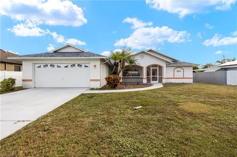 208 SE 21st Ln, Cape Coral, FL 33990