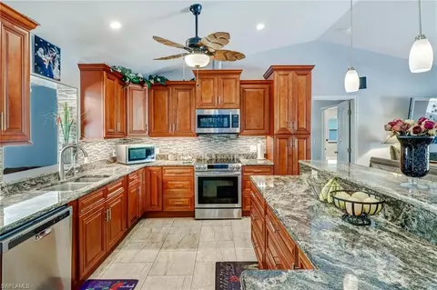 6505 Fawn Ln, Naples, FL 34120