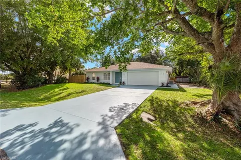 2796 Clipper Way, Naples, FL 34104