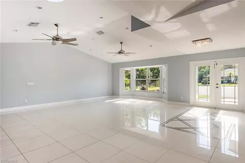 281 Johnnycake Dr, Naples, FL 34110 photo 2