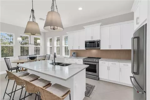 6522 Dominica Dr #202, Naples, FL 34113