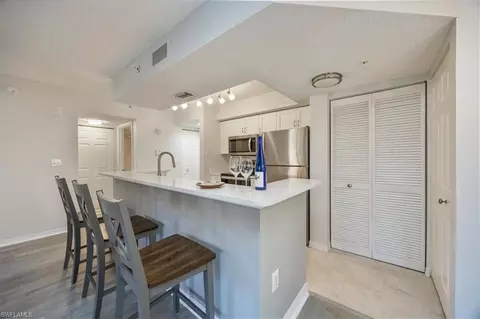 8960 Colonnades Ct E #918, Bonita Springs, FL 34135