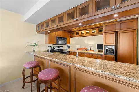 40 Seagate Dr #603A, Naples, FL 34103 photo 12