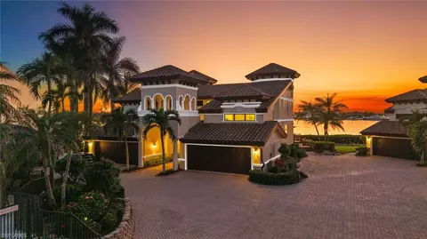 1301 Chesapeake Ave #1301B, Naples, FL 34102