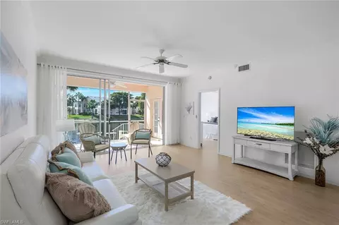 752 Wiggins Lake Dr #101, Naples, FL 34110