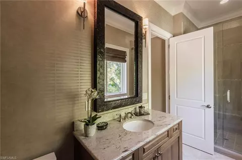 Bath - 790 18th Ave S, Naples, FL 34102 photo 5 of 7