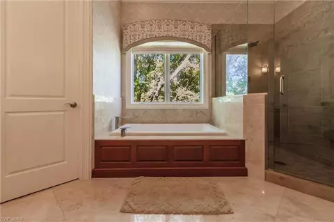 Bath - 790 18th Ave S, Naples, FL 34102 photo 6 of 7