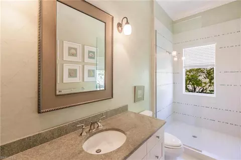 Bath - 790 18th Ave S, Naples, FL 34102 photo 4 of 7