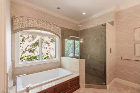 Bath - 790 18th Ave S, Naples, FL 34102 photo 7 of 7