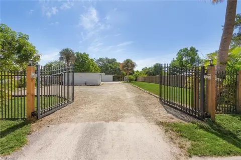 275 Kingston Dr, Fort Myers, FL 33905
