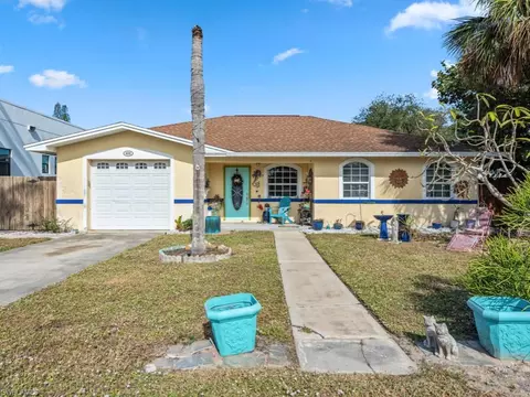 458 Quail Dr, Marco Island, FL 34145