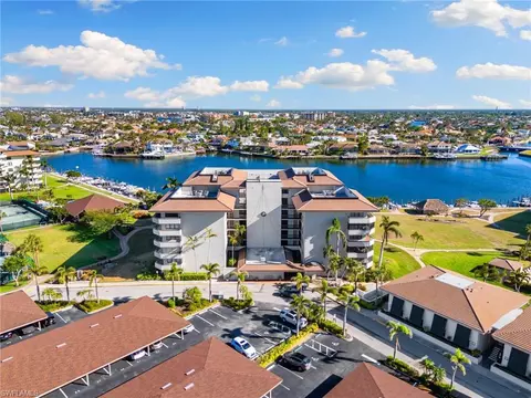 601 Seaview Ct #C207, Marco Island, FL 34145