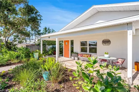 93 3rd St, Bonita Springs, FL 34134