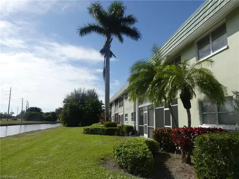 300 Valley Stream Dr #1D, Naples, FL 34113 photo 3
